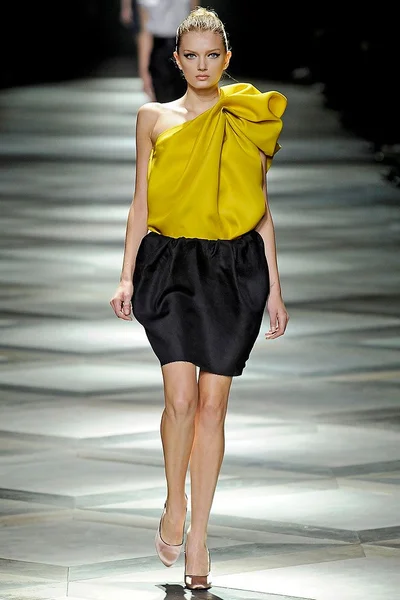 Look 1